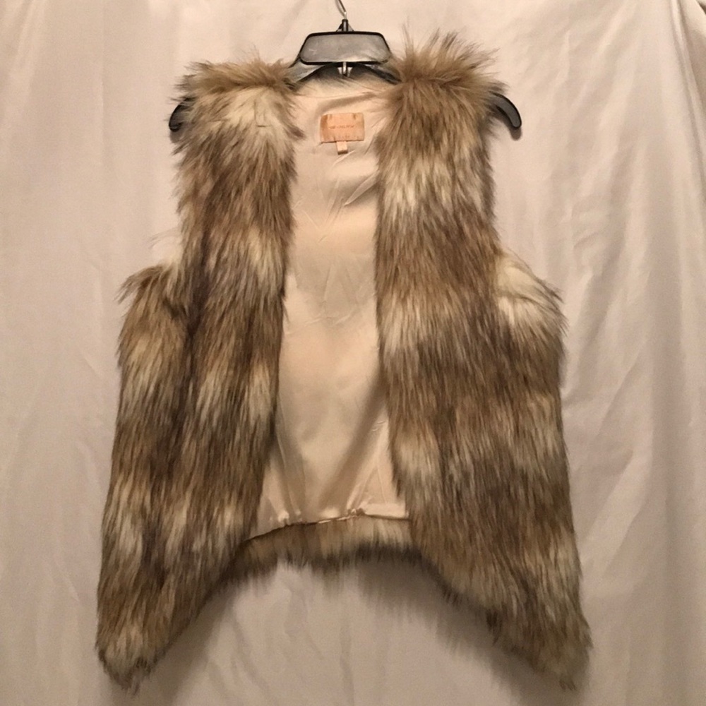 FAUX FUR Vest